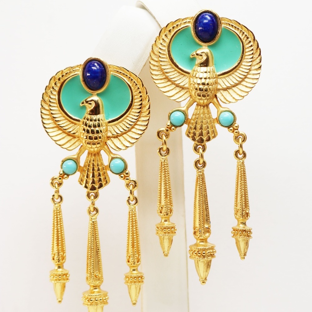 Elizabeth Taylor's Egyptian Revival Gold Earrings